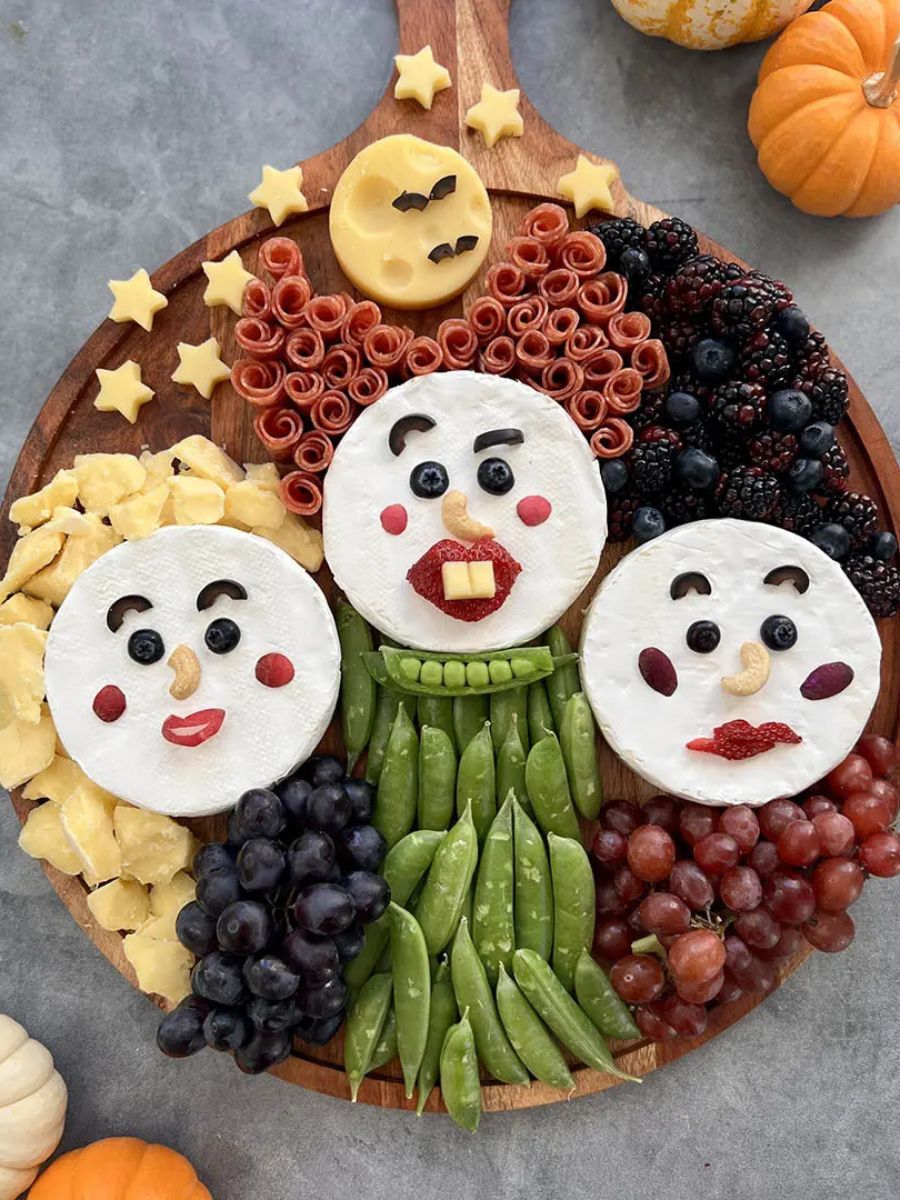 hocus pocus themed vegetable and meat platter